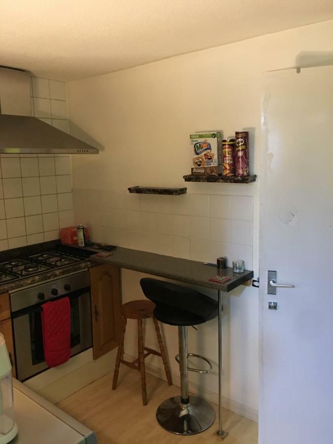 Travelling Stop Apartment สวินดอน ภายนอก รูปภาพ